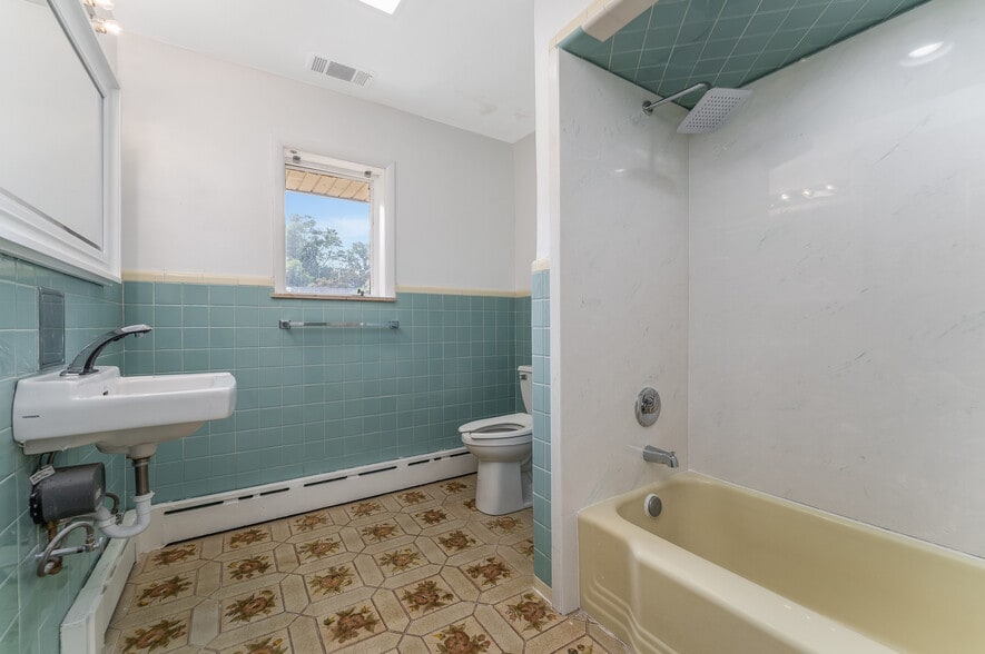 More Photos Of 2431 Route 57 East, Washington Office Residential For Sale