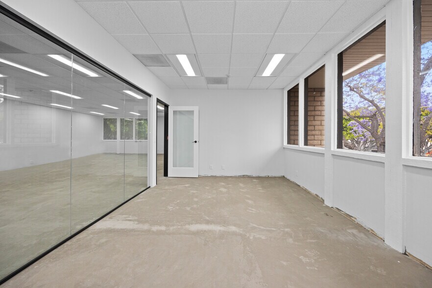 More Photos Of 250 El Camino Real, Tustin Office For Lease