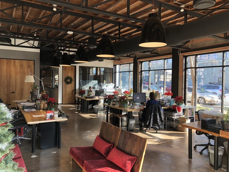 More Photos Of 3710-3712 Commerce St, Dallas Storefront Retail Office For Lease