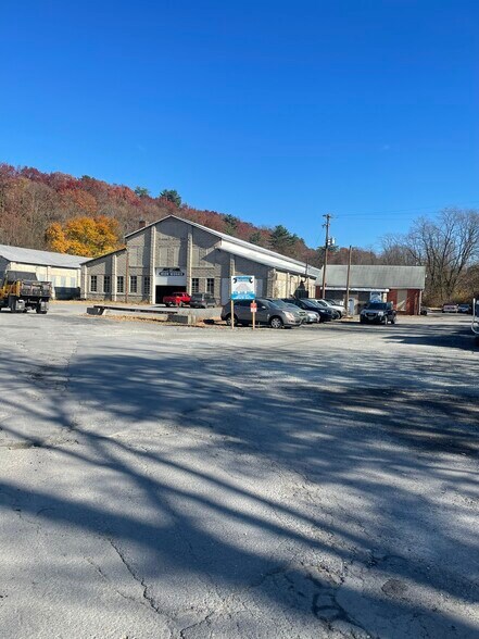 More Photos Of 431 E Broad St, Tamaqua Distribution For Sale