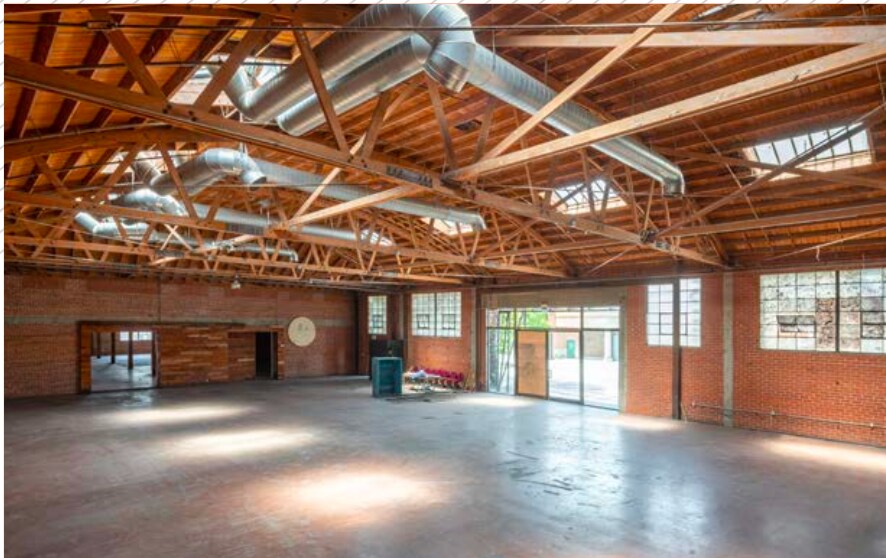 More Photos Of 5955-5959 S Western Ave, Los Angeles Office For Sale