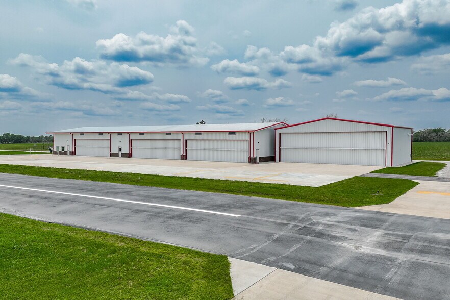 More Photos Of 7015 S 143rd St E, Derby Airplane Hangar For Sale