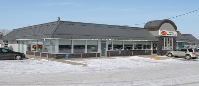 More Photos Of 4610 56 St, Wetaskiwin Freestanding For Lease