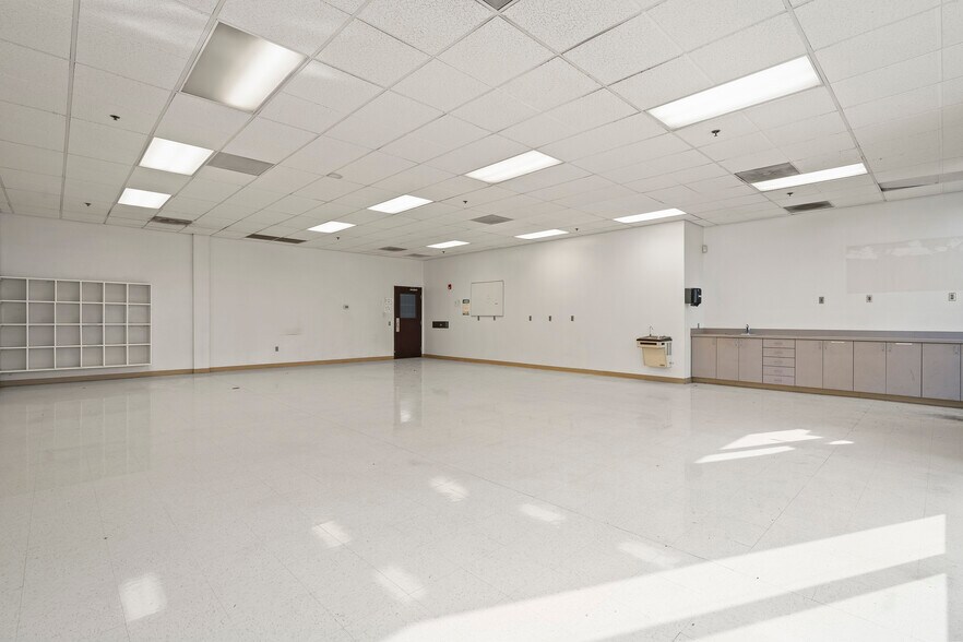 More Photos Of 2275 E Newlands Dr, Fernley Distribution For Lease