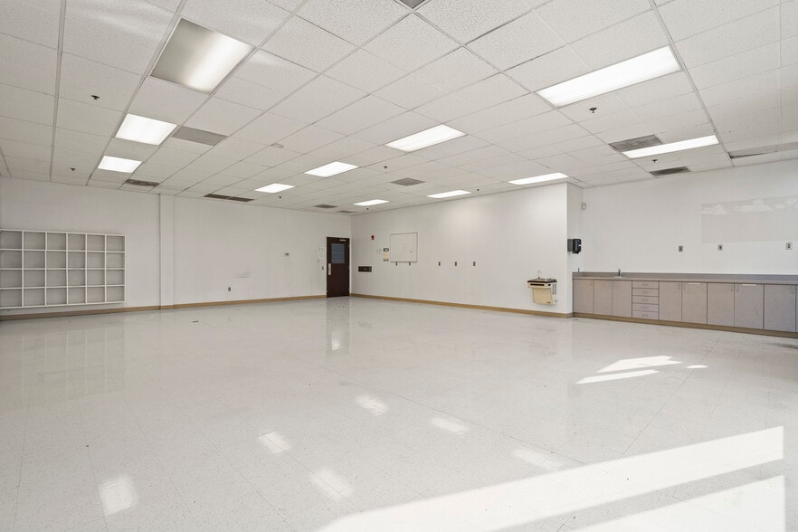 More Photos Of 2275 E Newlands Dr, Fernley Distribution For Lease