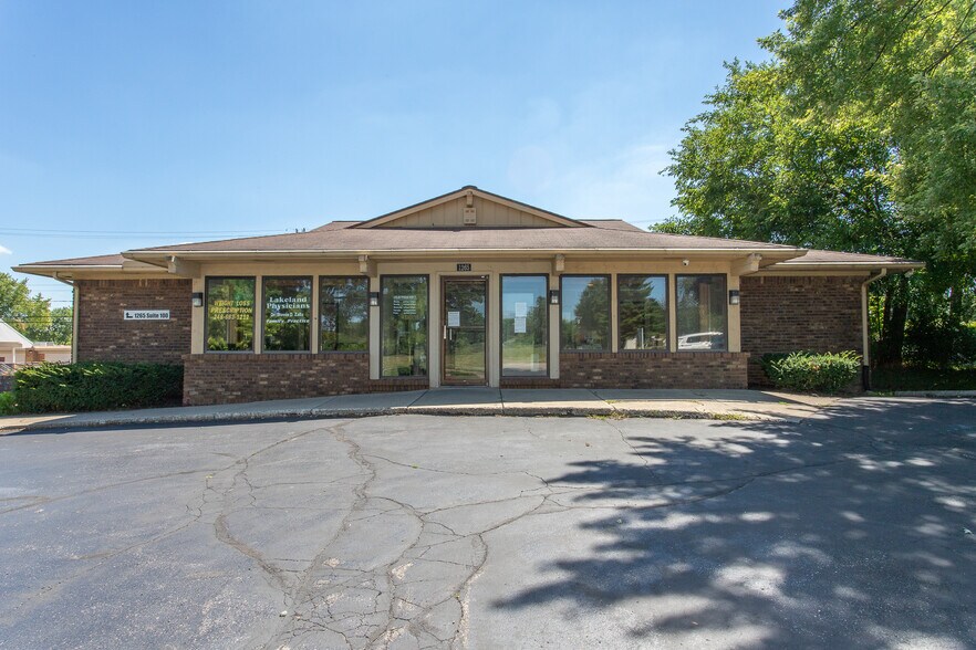 More Photos Of 1265 W Huron St, Waterford Medical For Lease