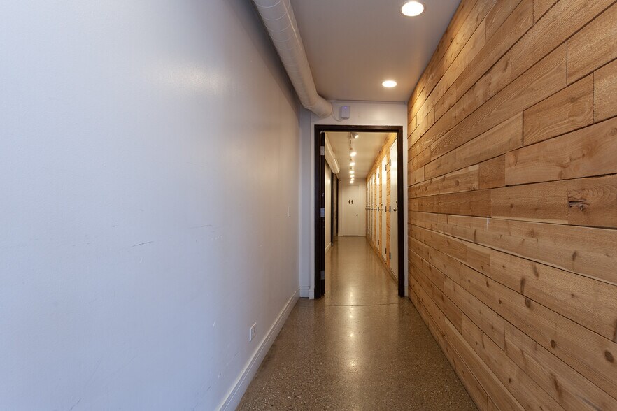More Photos Of 2425 W 14th St, Chicago Loft Creative Space For Lease