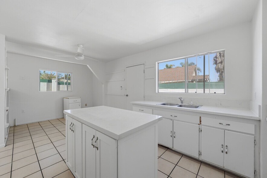 More Photos Of 3153-55 G St, San Diego Apartments For Sale