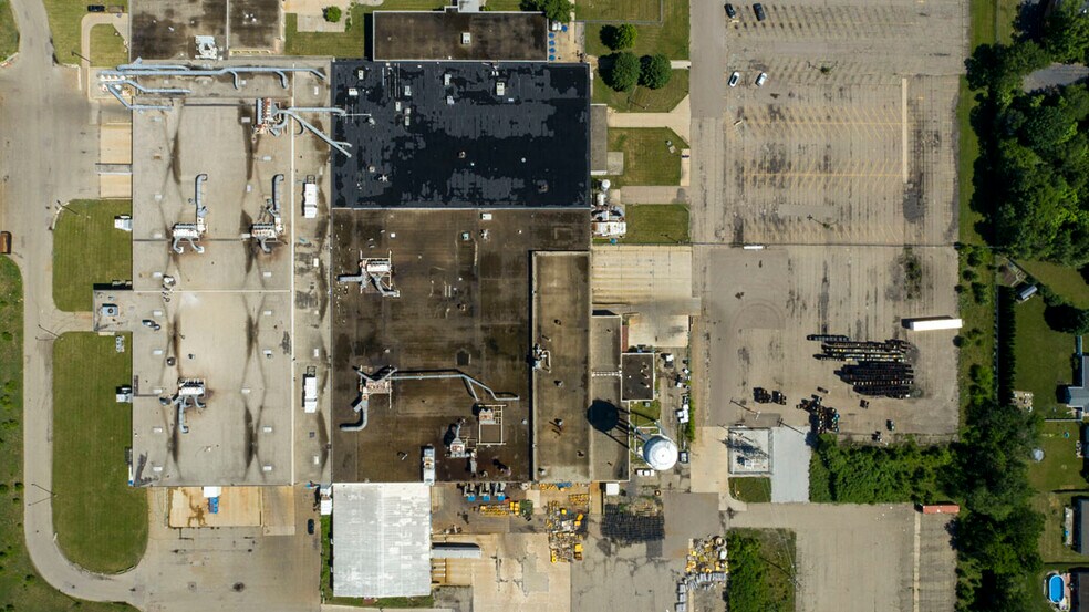 More Photos Of 9000 E Michigan Ave, Galesburg Manufacturing For Sale