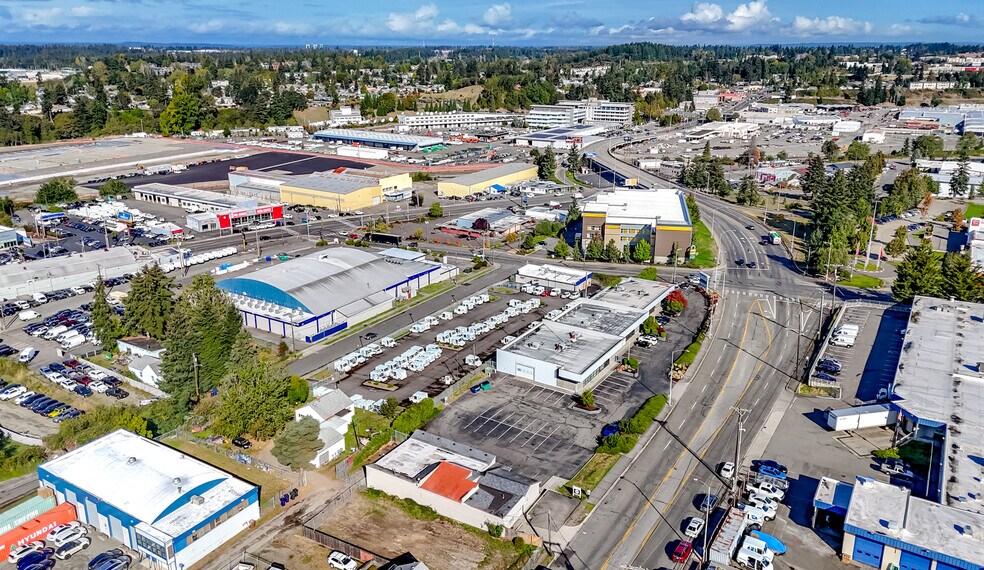 More Photos Of 3838 S Warner St, Tacoma Flex For Lease