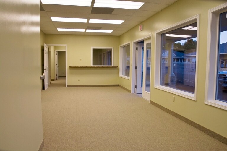 More Photos Of 6253 Rt-31, Clay Medical For Lease