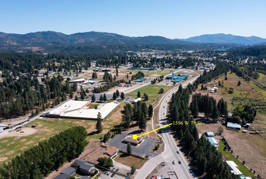 More Photos Of 1596 W 7th St, Newport Restaurant For Sale