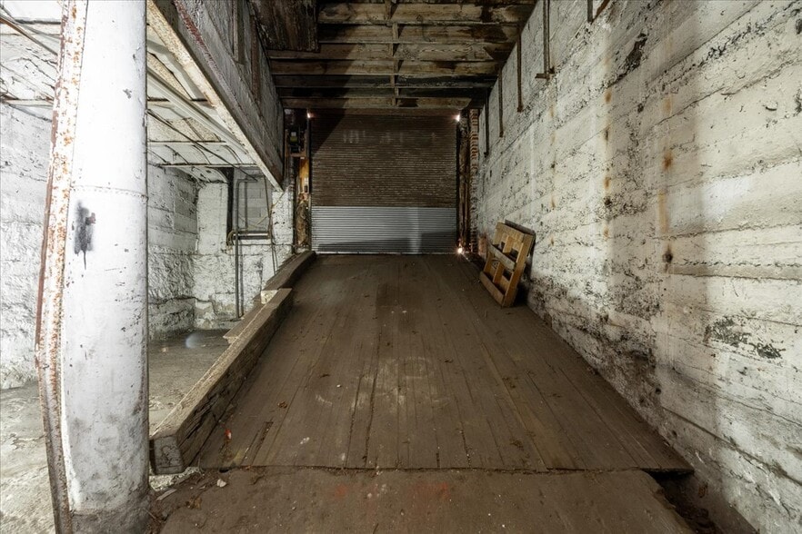More Photos Of 4568 Penn Ave, Pittsburgh Warehouse For Sale