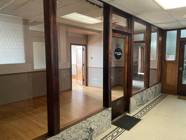 More Photos Of 628 Columbus St, Ottawa Loft Creative Space For Lease