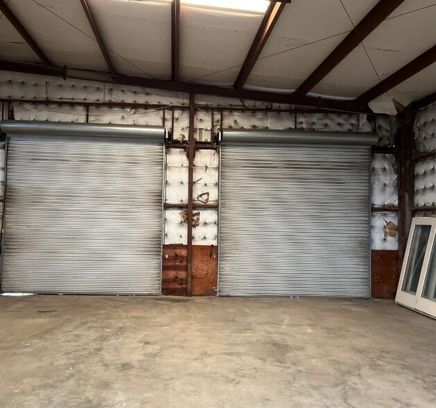More Photos Of 137 Calvin Dr, Columbia Warehouse For Lease