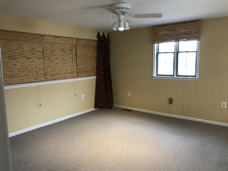 More Photos Of 1501-1509 McDaniel Dr, West Chester Office For Lease