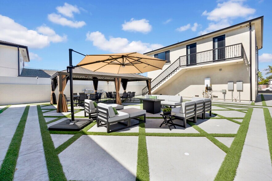 More Photos Of 7410 Denny Ave, Sun Valley Healthcare For Sale