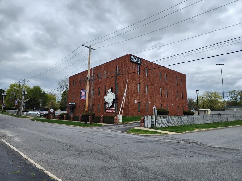 More Photos Of 1416 Monroe Ave, Dunmore Medical For Sale