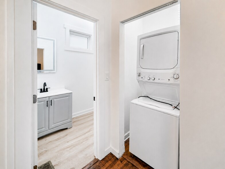 More Photos Of 8714 S Commercial Ave, Chicago Apartments For Sale