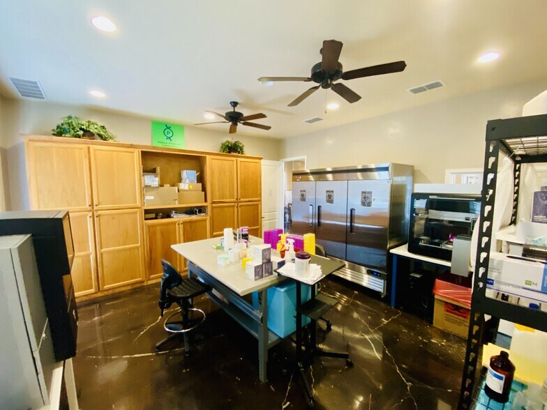 More Photos Of 910 Gruene Rd, New Braunfels Medical For Lease