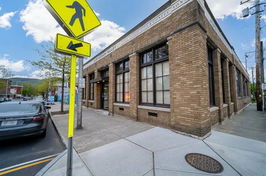 More Photos Of 269 Main St, Beacon Storefront For Sale