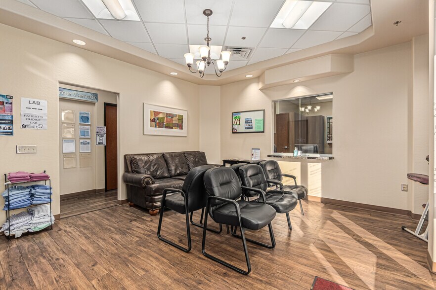 More Photos Of 20045 N 19th Ave, Phoenix Office For Sale