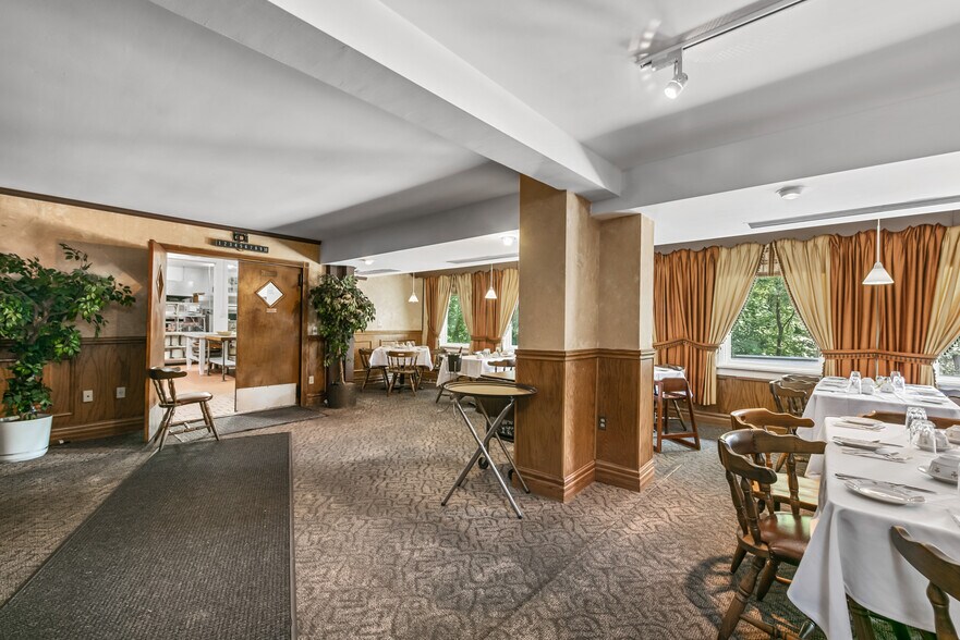 More Photos Of 9494 Riverton Rd, Bangor Restaurant For Sale