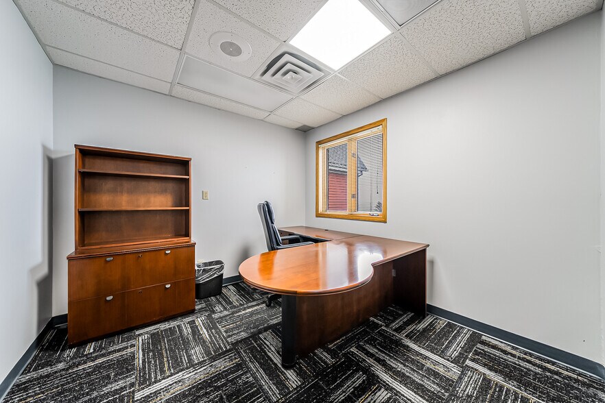 More Photos Of 4259 Lake Rd, Lorain Office For Sale