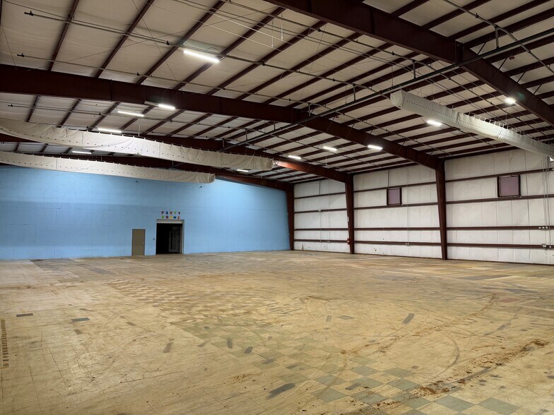 More Photos Of 404 S Westover Blvd, Albany Distribution For Lease