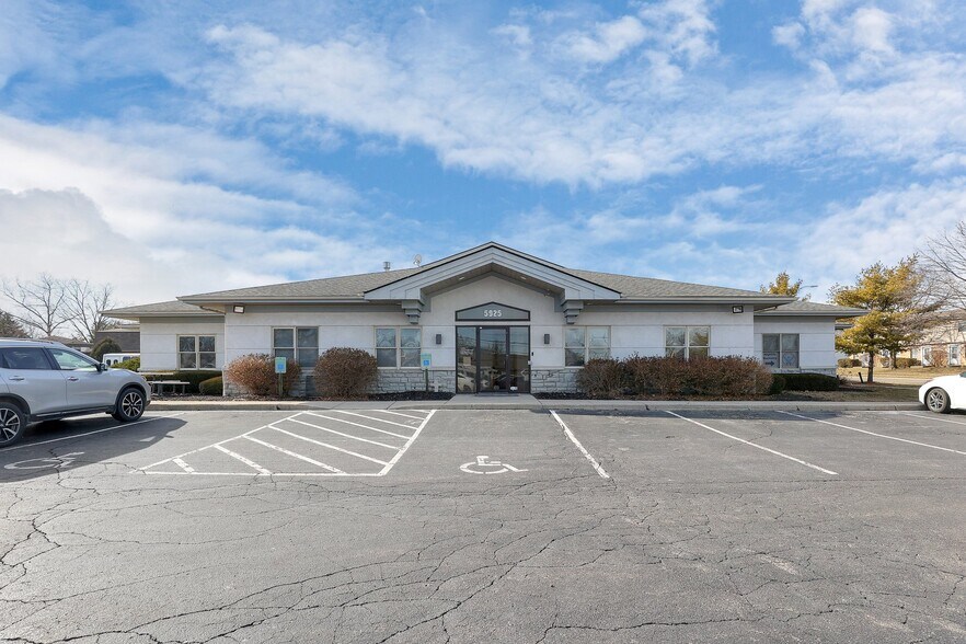 Primary Photo Of 5925-5935 Cleveland Ave, Columbus Medical For Sale