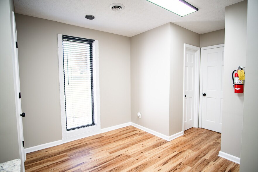 More Photos Of 508 Scarboro Ln, Oak Ridge Medical For Lease