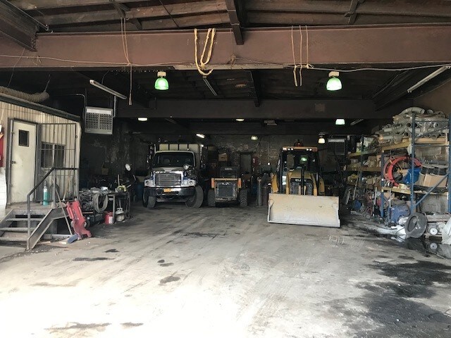 More Photos Of 592-608 Smith St, Brooklyn Warehouse For Lease