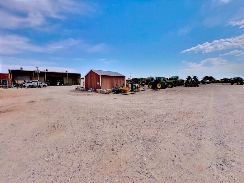 More Photos Of 401 S 10th St, Frederick Showroom For Sale