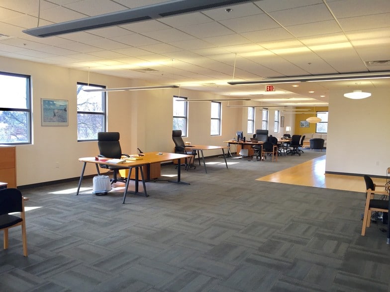 More Photos Of 275 Joliet St, Dyer Office For Sale