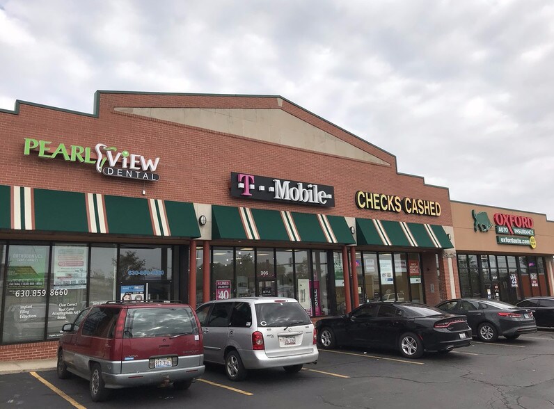 More Photos Of 305 W Indian Trl, Aurora General Retail For Lease