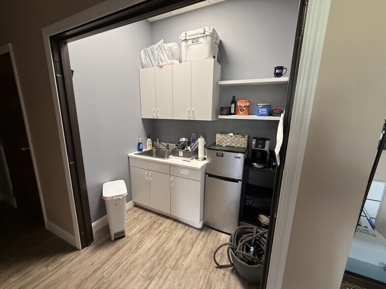 More Photos Of 43 Newburgh Rd, Hackettstown Office For Lease