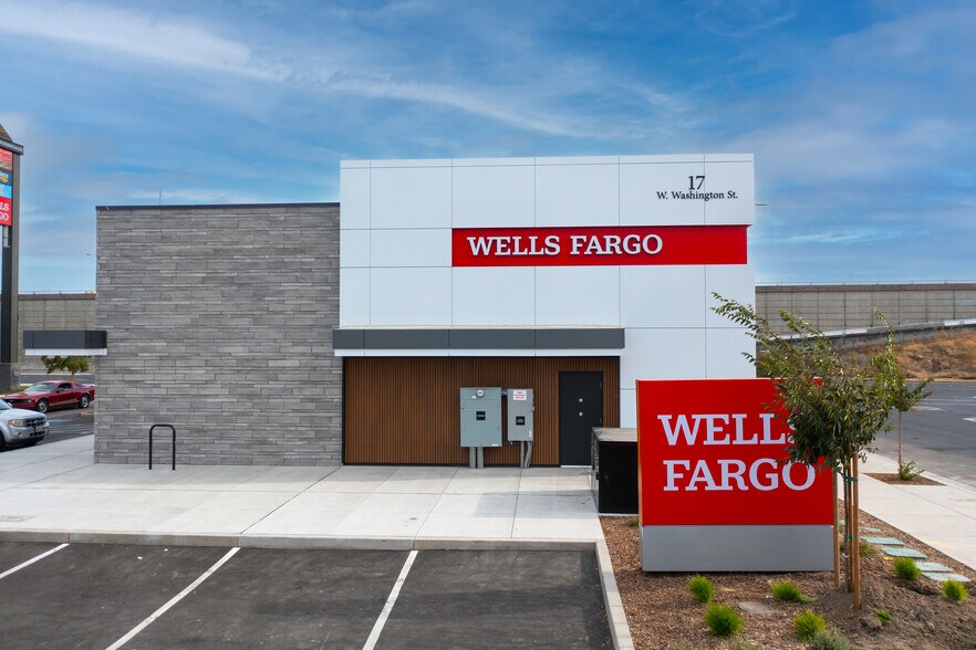 More Photos Of 17 W Washington St, Stockton Bank For Sale