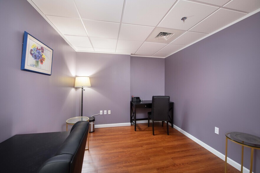 More Photos Of 1842 Beacon St, Brookline Medical For Sale