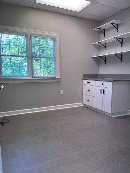 More Photos Of 115 Stone Village Dr, Fort Mill Medical For Lease