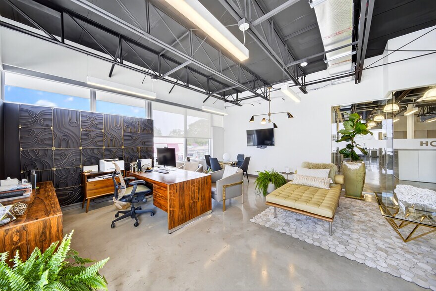 More Photos Of 7630 Biscayne Blvd, Miami Office For Lease