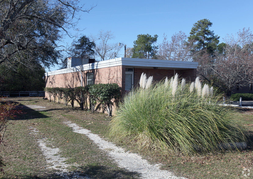 Primary Photo Of 1104 S Main St, Marion Office For Lease