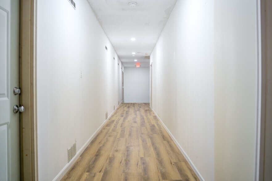 More Photos Of 2563 Main St, Stratford Medical For Lease