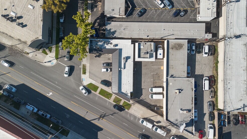 More Photos Of 121-123 S Victory Blvd, Burbank Storefront Retail Office For Sale