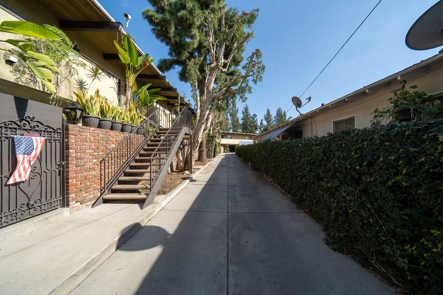 More Photos Of 5934 Buffalo Ave, Van Nuys Apartments For Sale