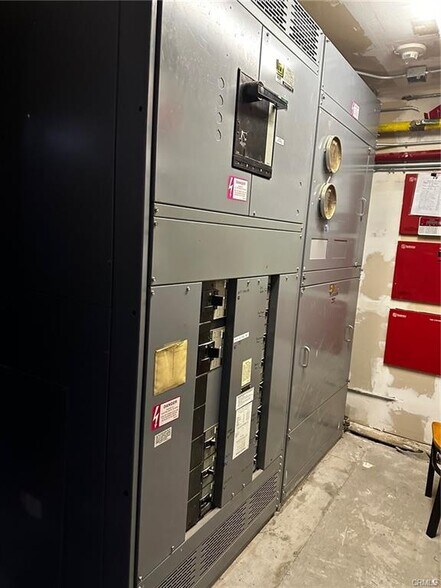 More Photos Of 200 Wall St, Chico Bar For Sale