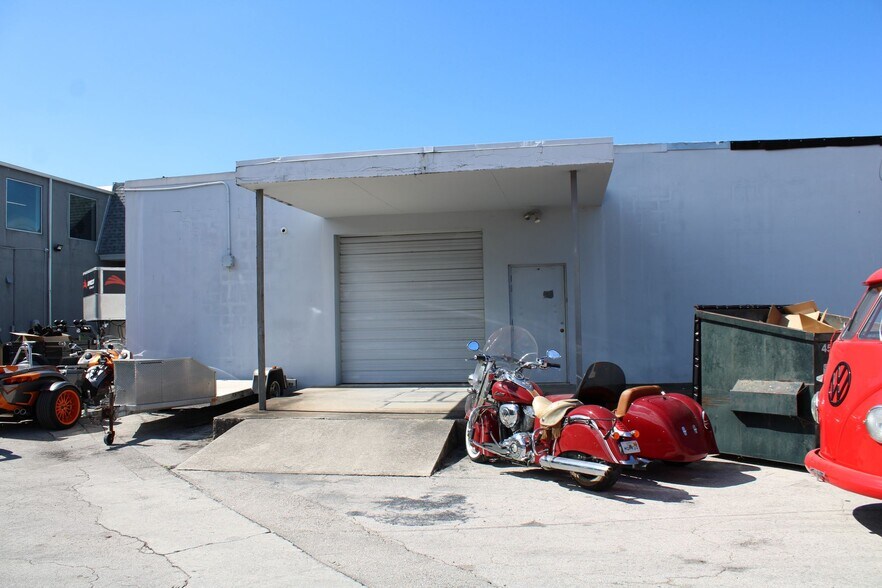 More Photos Of 4601 Fowler St, Fort Myers Freestanding For Lease