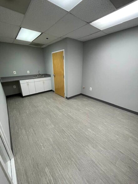 More Photos Of 15 Wormans Mill Ct, Frederick Research And Development For Lease