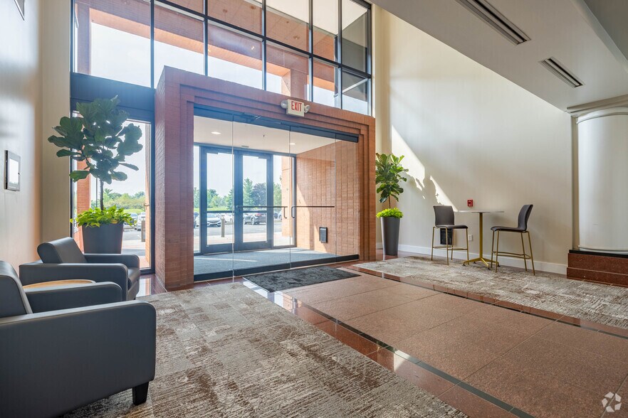 More Photos Of 3900 Olympic Blvd, Erlanger Office For Lease