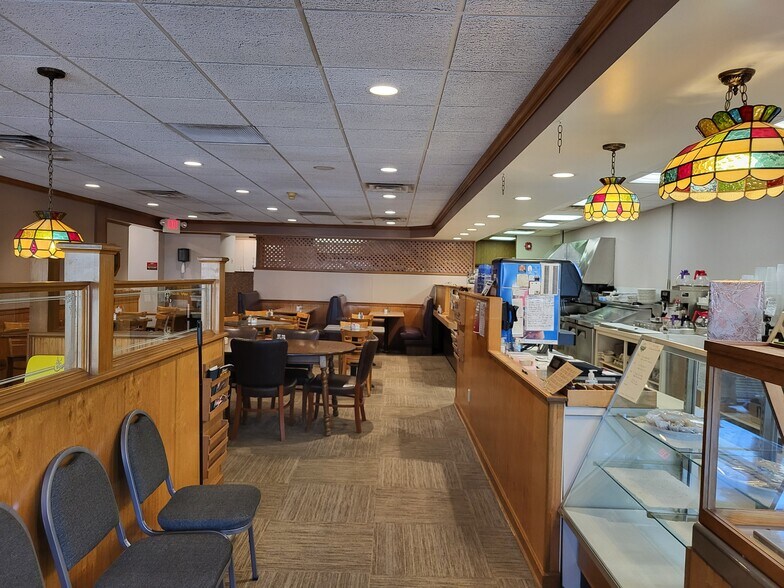 More Photos Of 531-533 N Main St, Canton Storefront Retail Residential For Sale