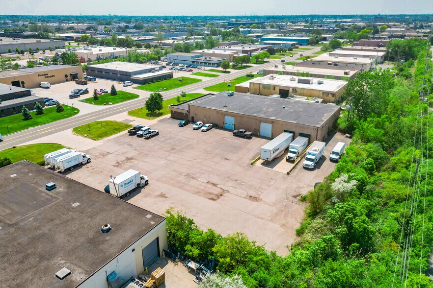 More Photos Of 2741 Elliott Dr, Troy Flex For Sale